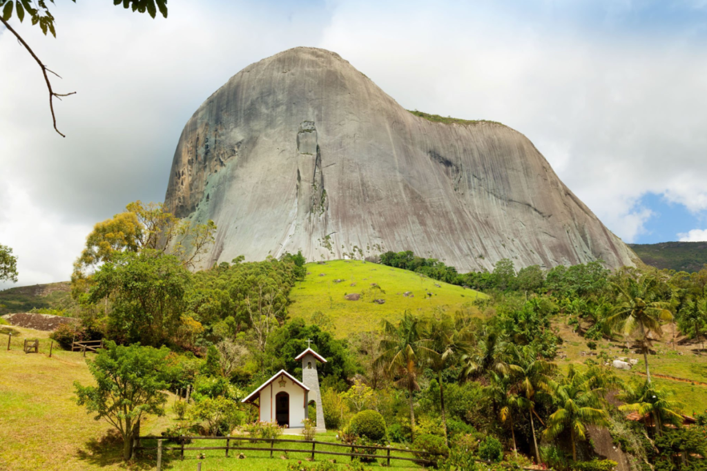 Pedra Azul - Domingos Martis